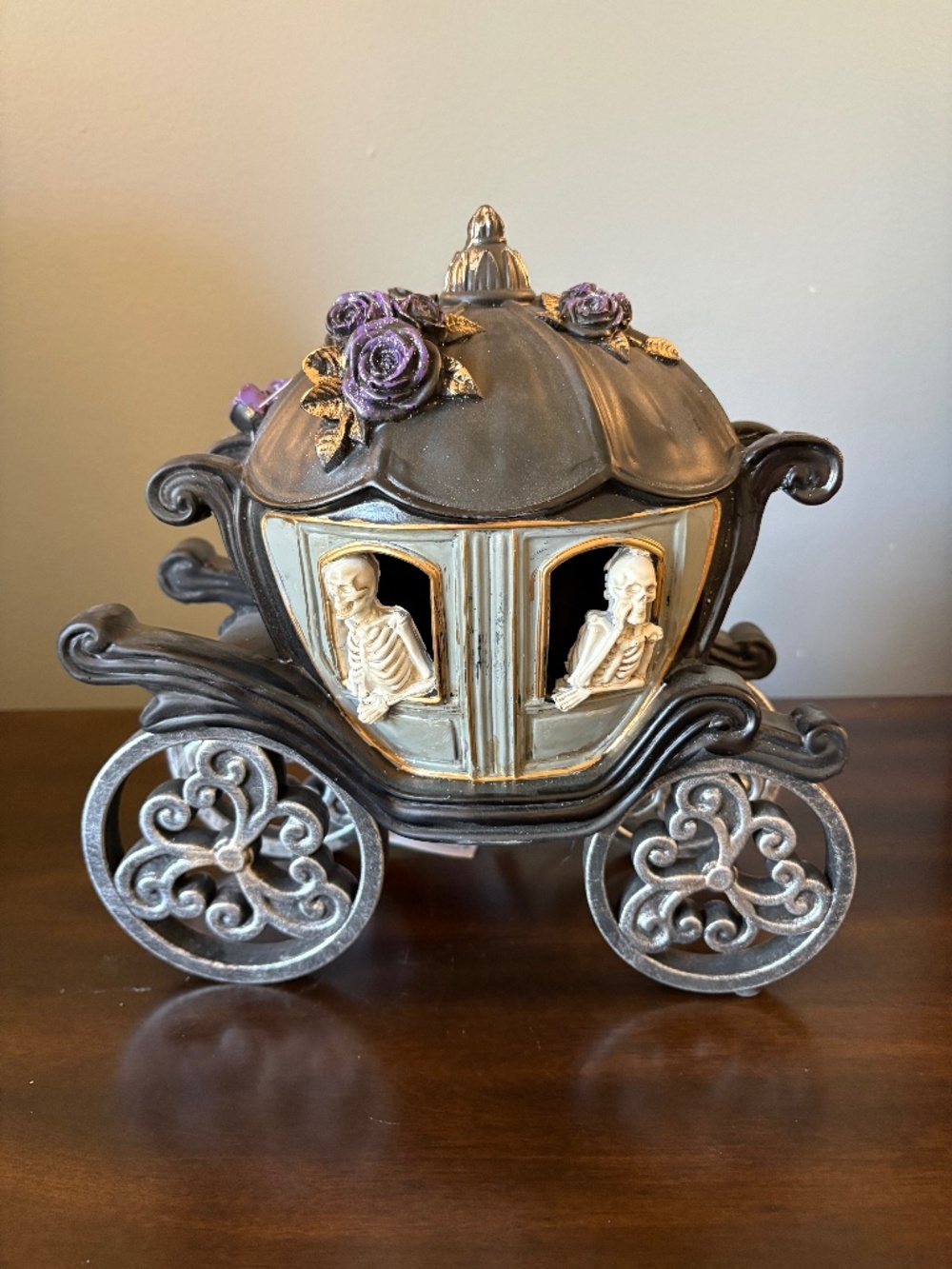 COOLEST HALLOWEEN DECOR 2026- CHRISTIAN SIRIANO LED SOUND HEARSE VIRAL